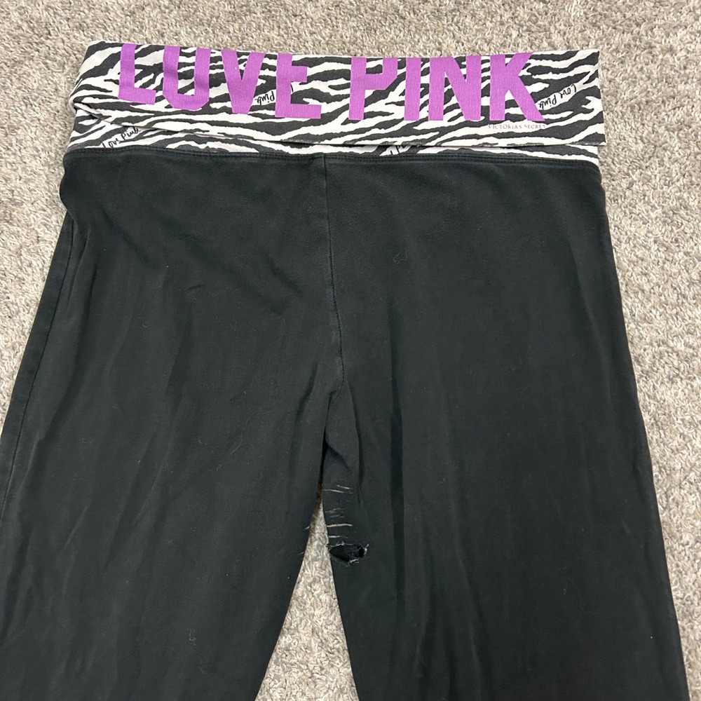 Victoria's Secret‎ PINK Yoga Pants Medium Black Zebra Print Foldover Flare FLAWS